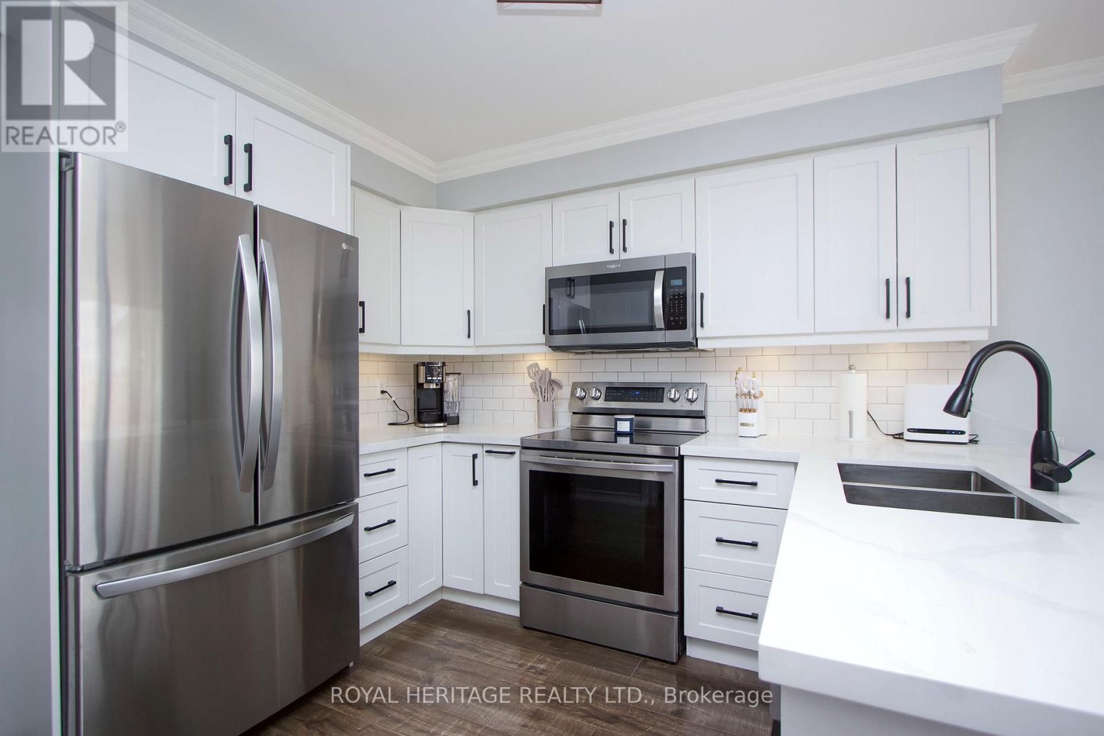 11 GLANVILLE CRESCENT Image 15