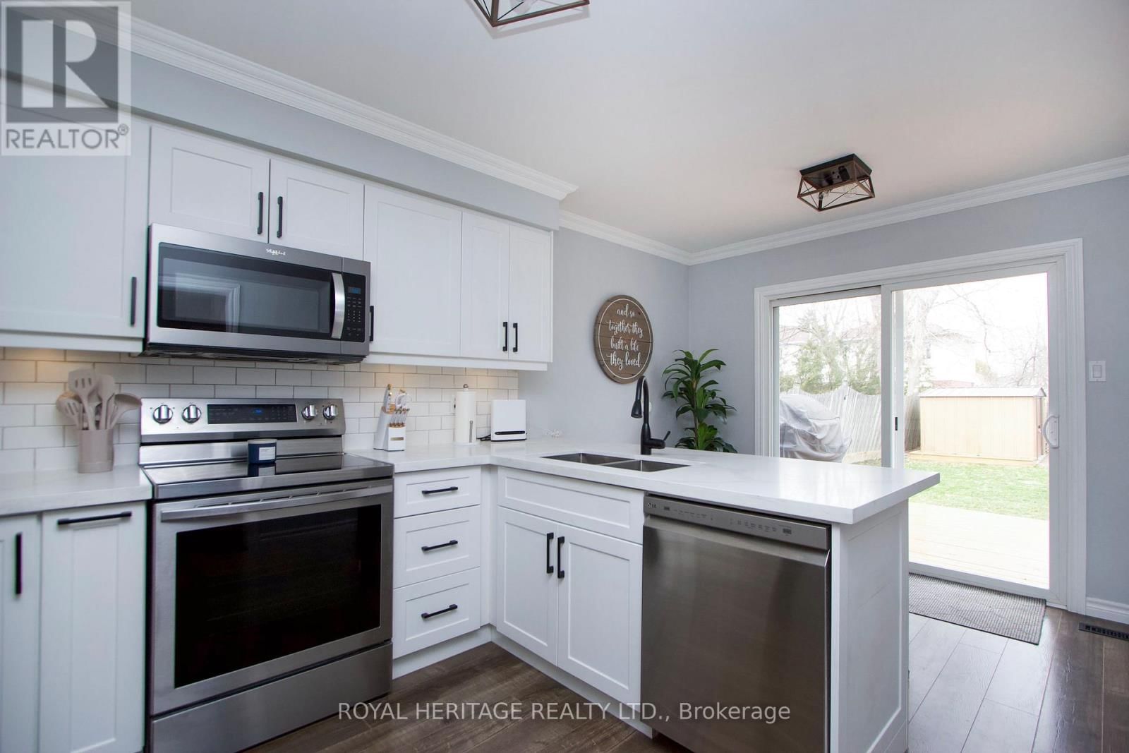 11 GLANVILLE CRESCENT Image 16