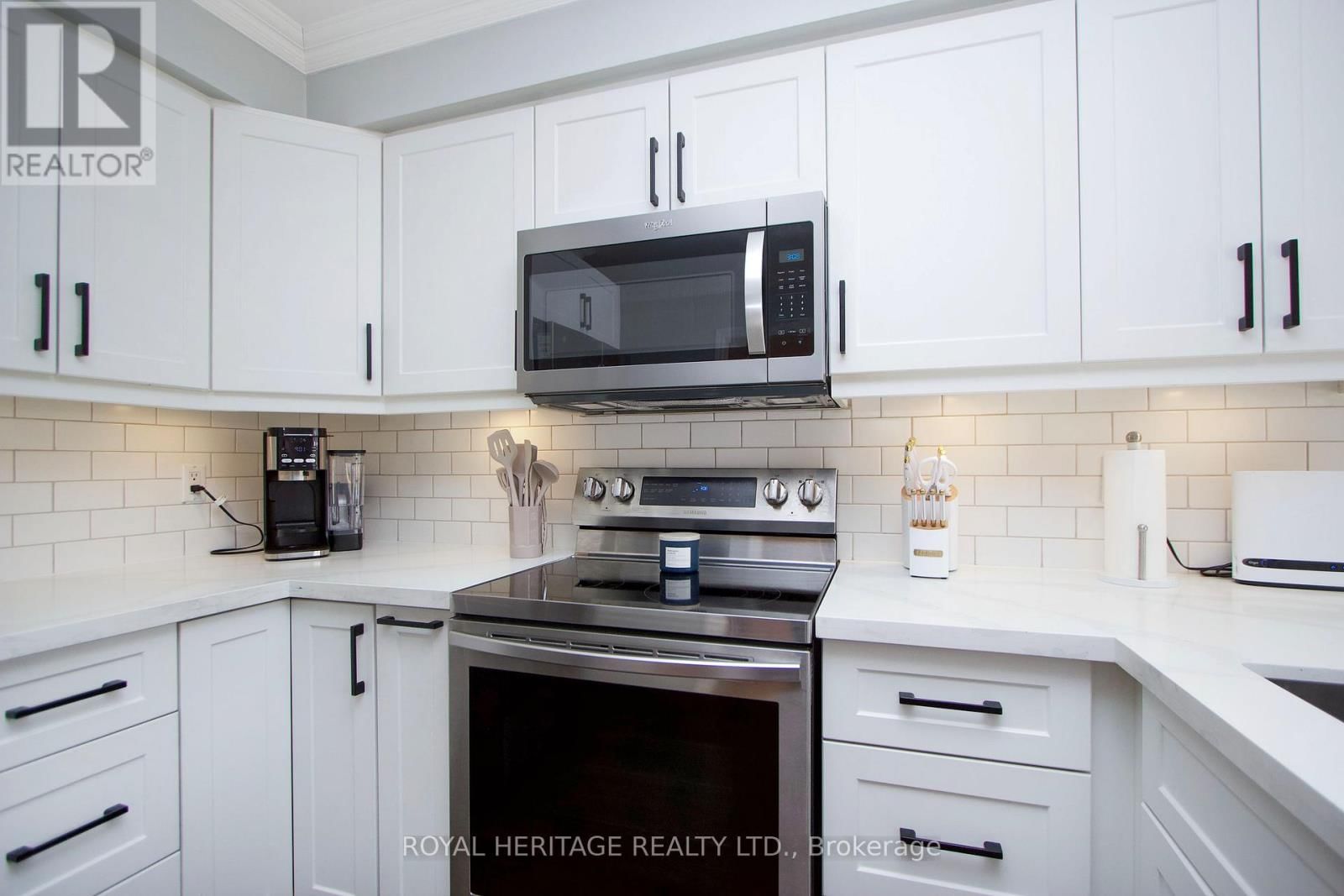 11 GLANVILLE CRESCENT Image 17