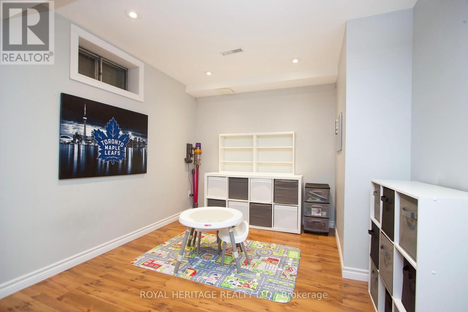 11 GLANVILLE CRESCENT Image 28