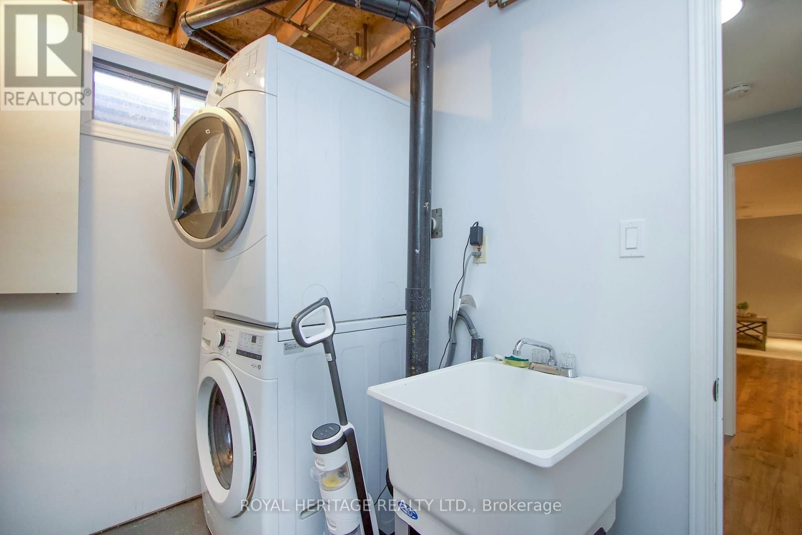 11 GLANVILLE CRESCENT Image 32