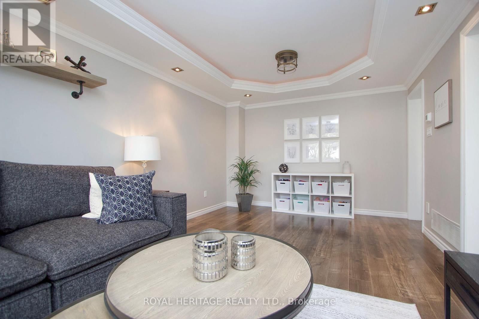 11 GLANVILLE CRESCENT Image 9