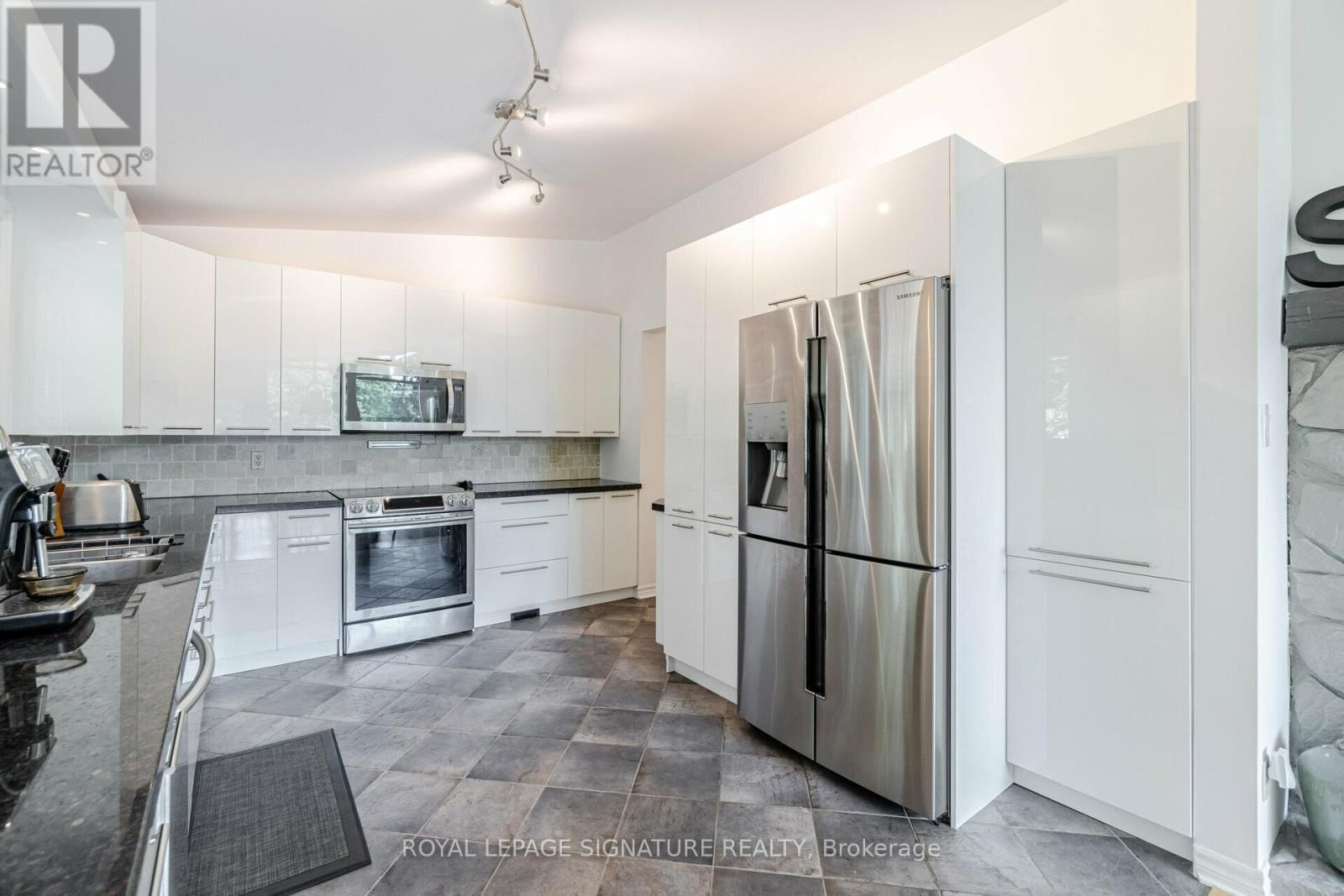 3225 GREENWOOD ROAD Image 13