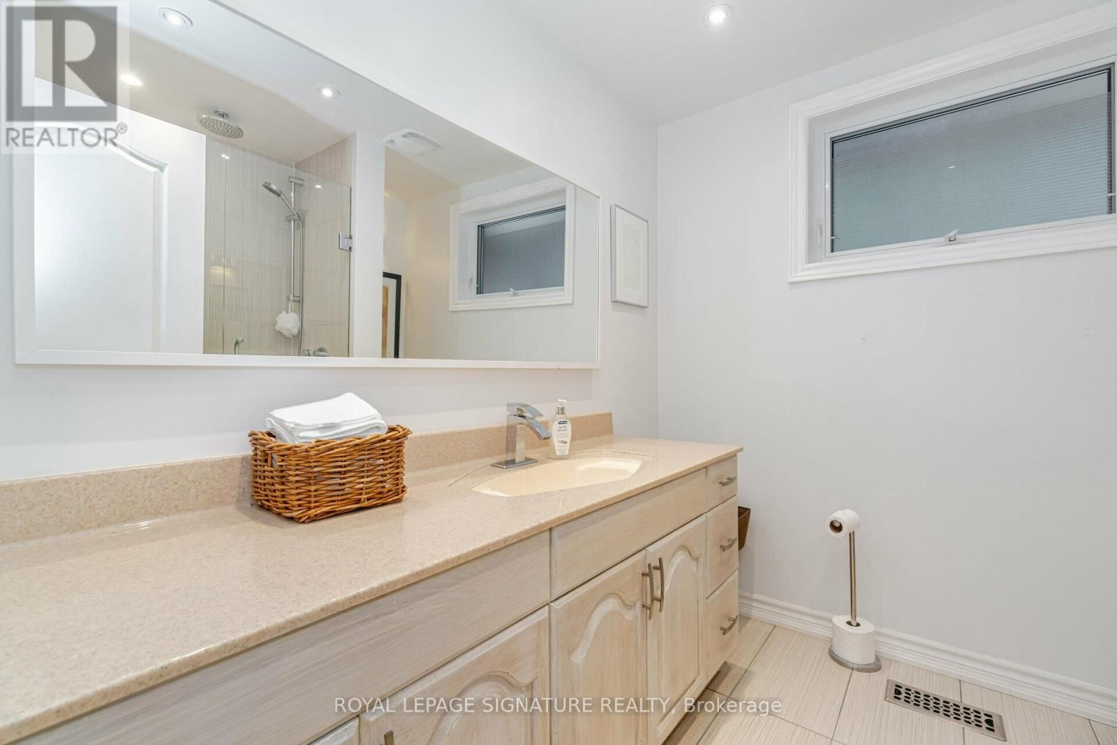 3225 GREENWOOD ROAD Image 28