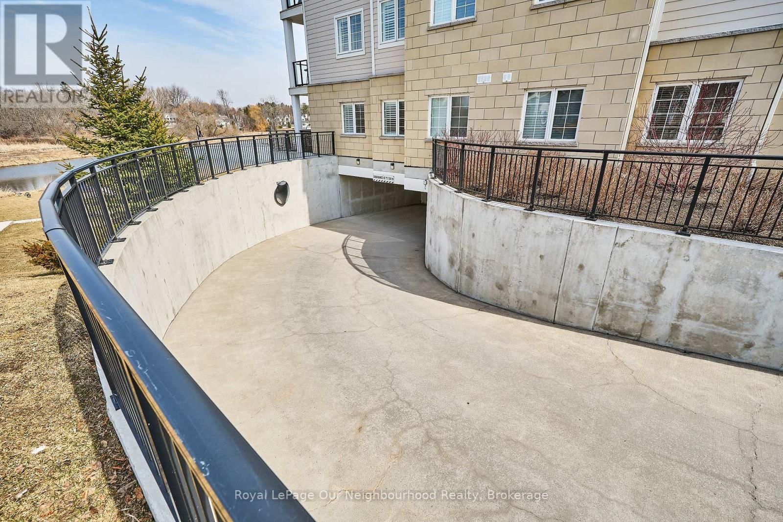 316 - 80 SHIPWAY AVENUE Image 9