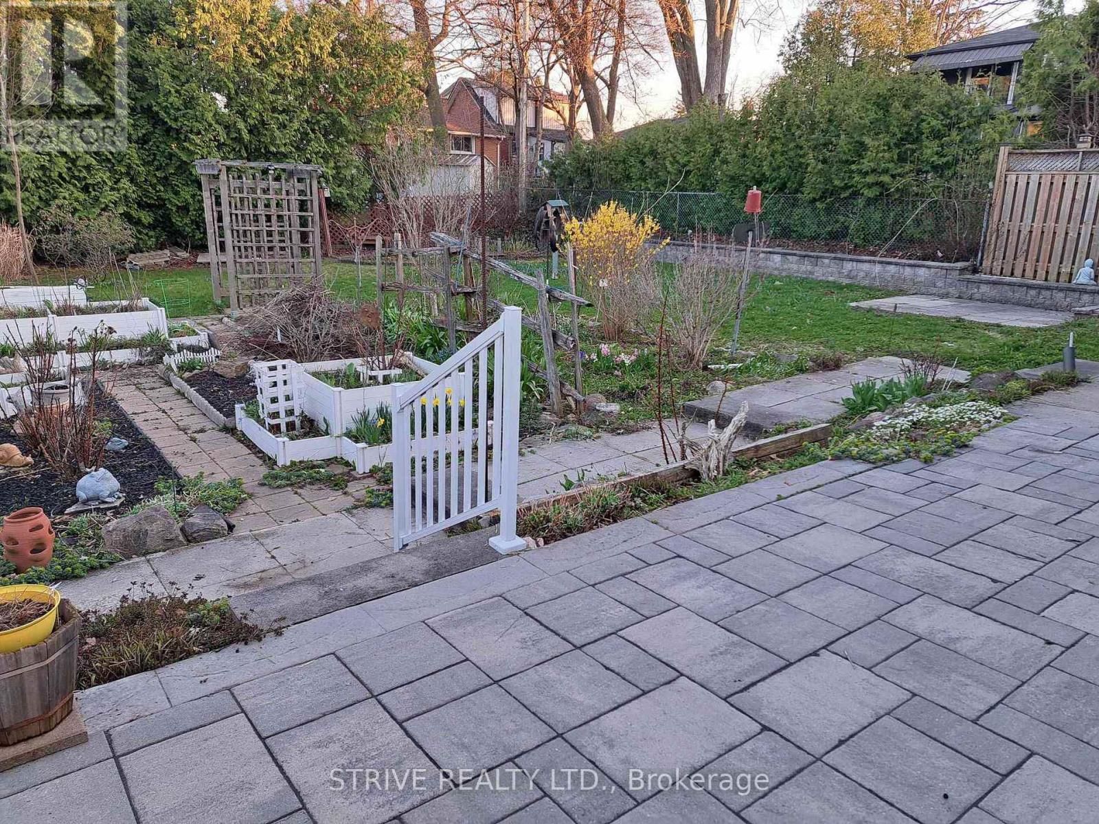 447 RIDGEWAY AVENUE Image 21