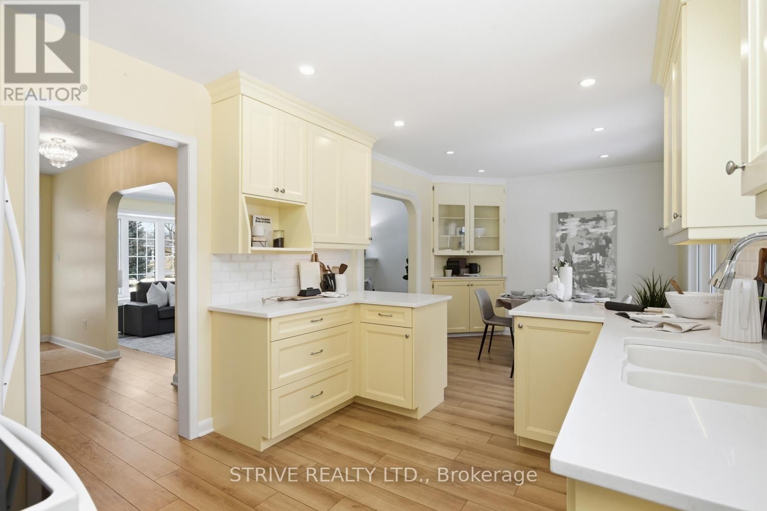 447 RIDGEWAY AVENUE Image 7