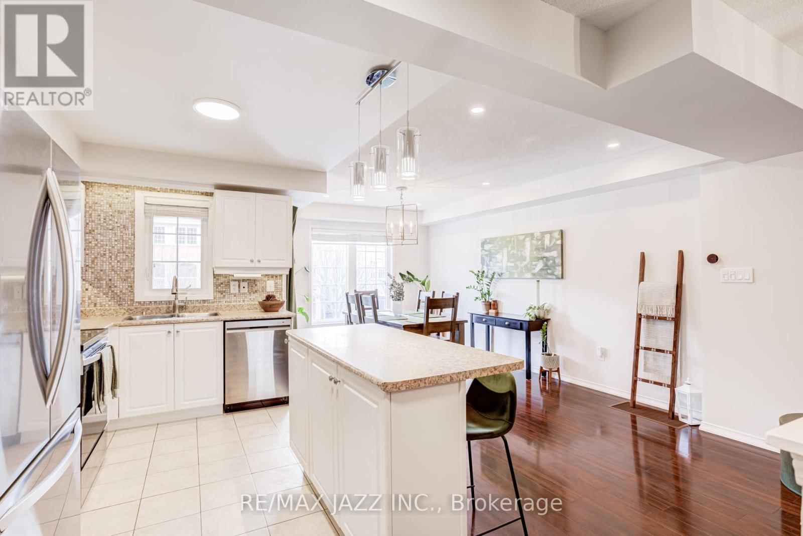 16 CLOWES STREET Image 9