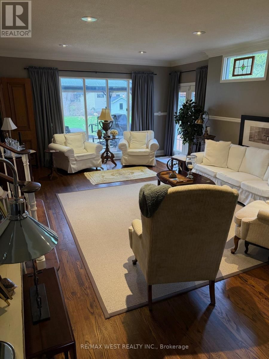 1184 KINGSTON ROAD Image 23