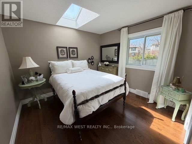 1184 KINGSTON ROAD Image 35