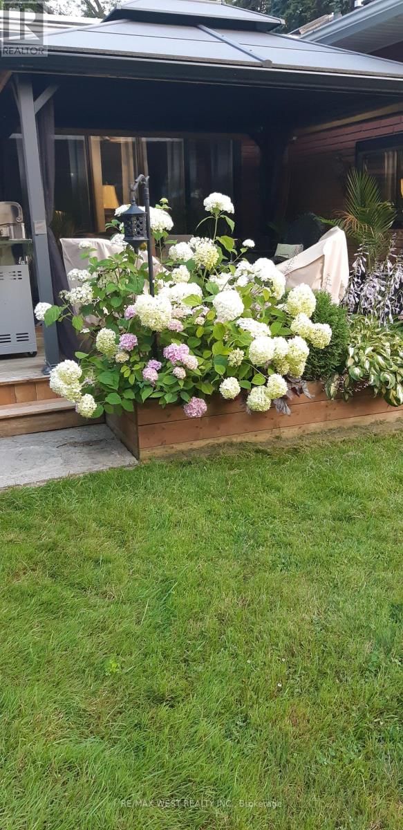 1184 KINGSTON ROAD Image 44