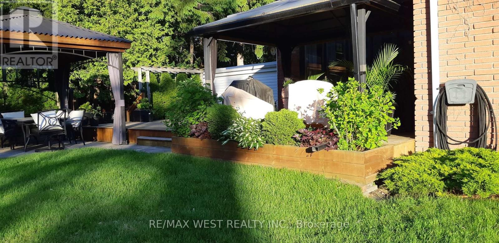 1184 KINGSTON ROAD Image 46