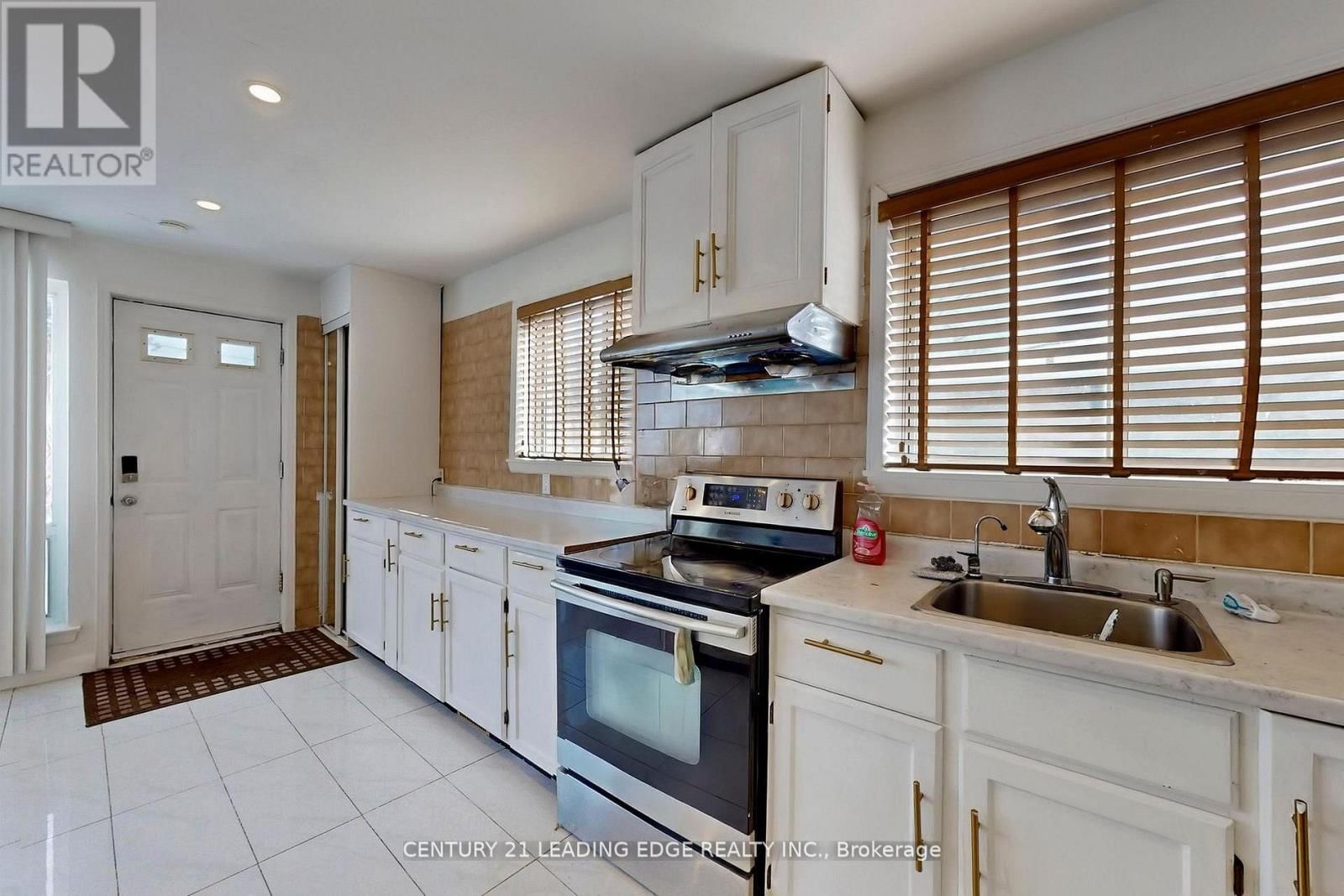 210 LINDEN AVENUE Image 10