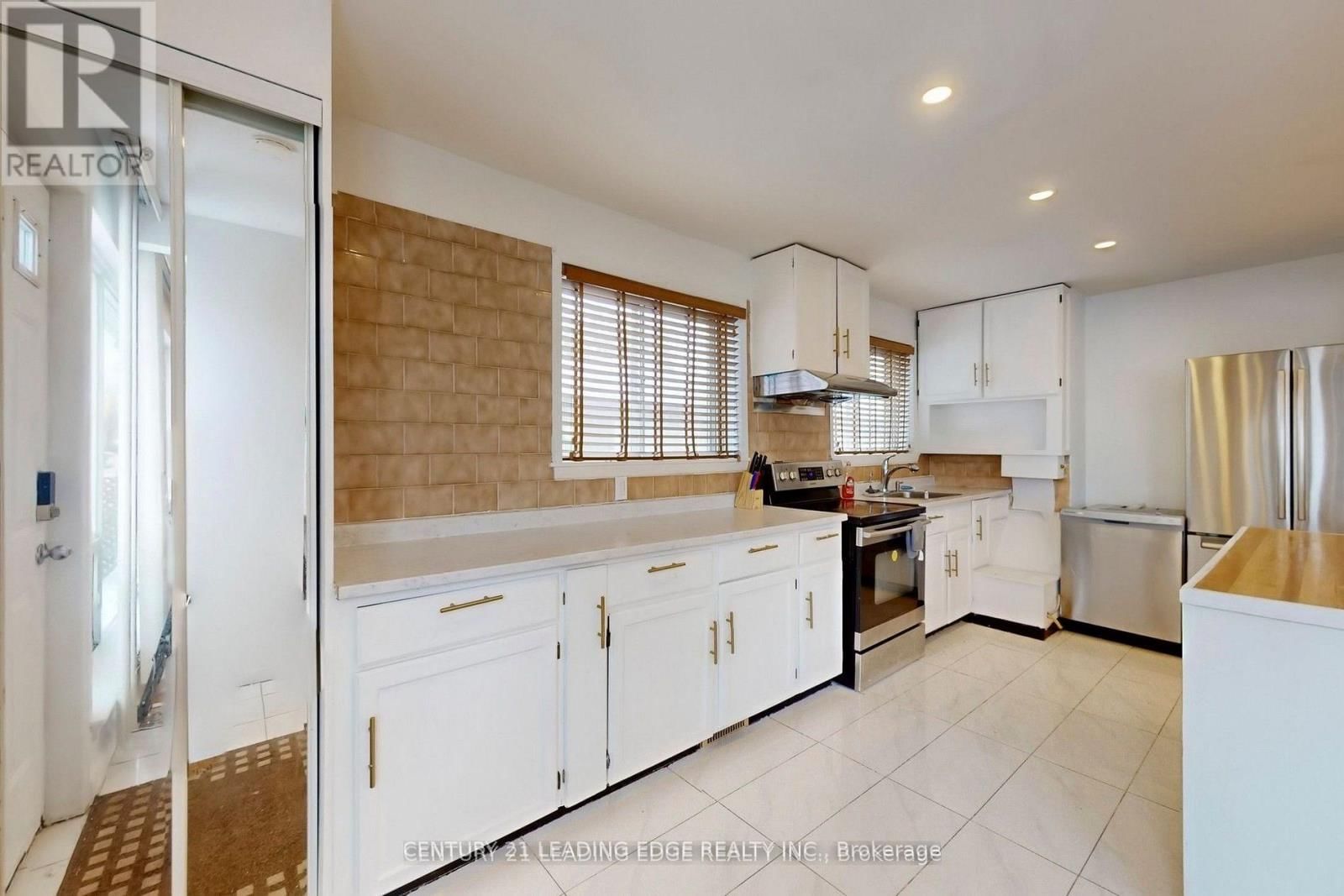 210 LINDEN AVENUE Image 12