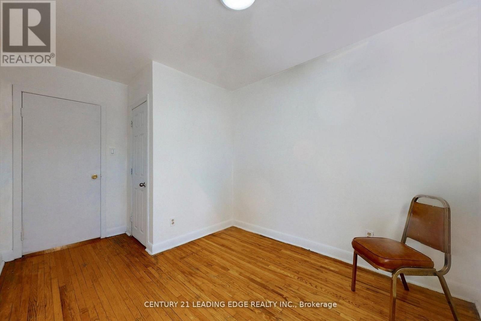 210 LINDEN AVENUE Image 18