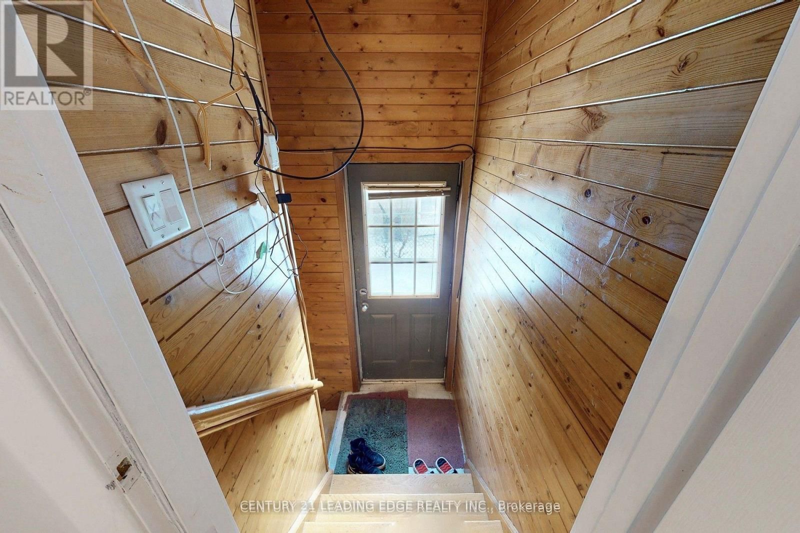 210 LINDEN AVENUE Image 23