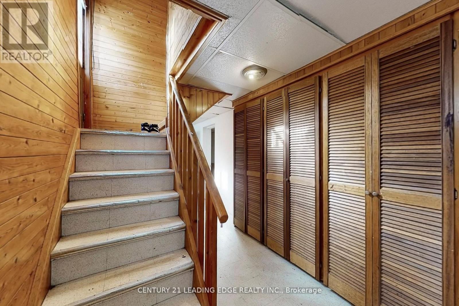 210 LINDEN AVENUE Image 24