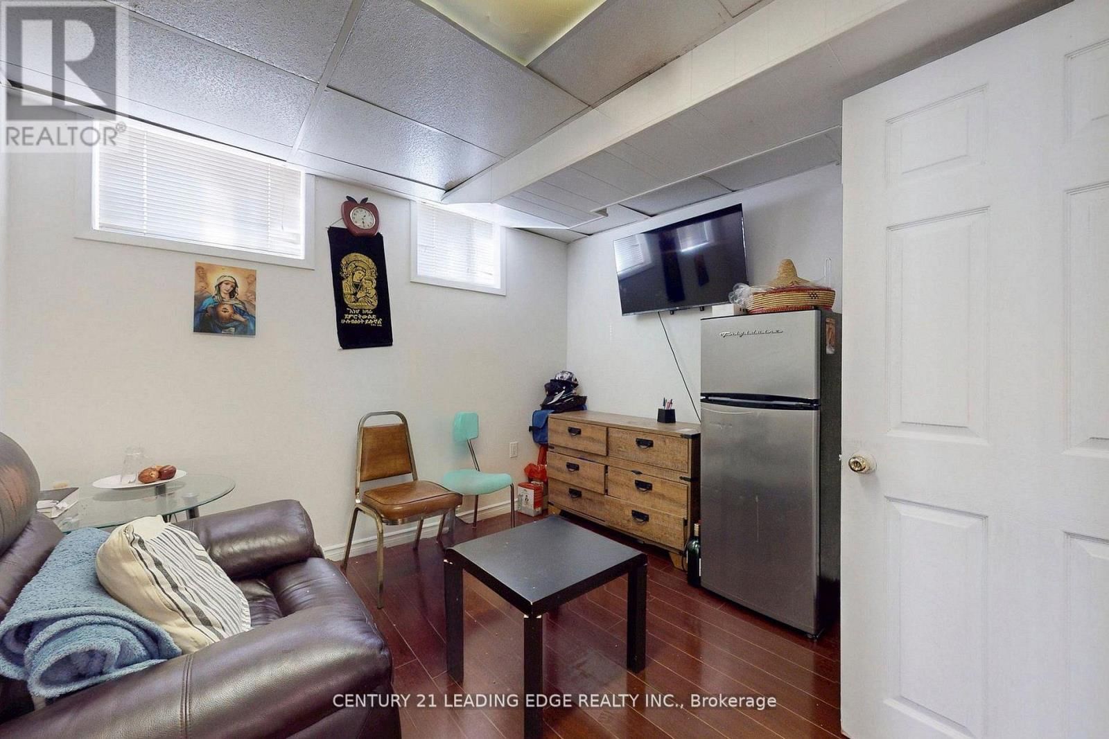 210 LINDEN AVENUE Image 26