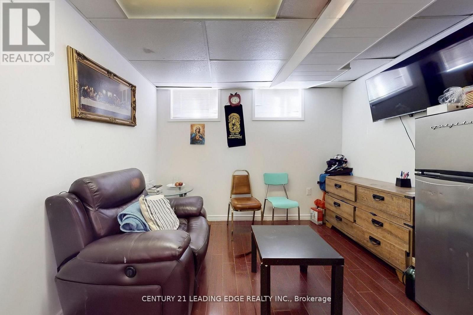 210 LINDEN AVENUE Image 27