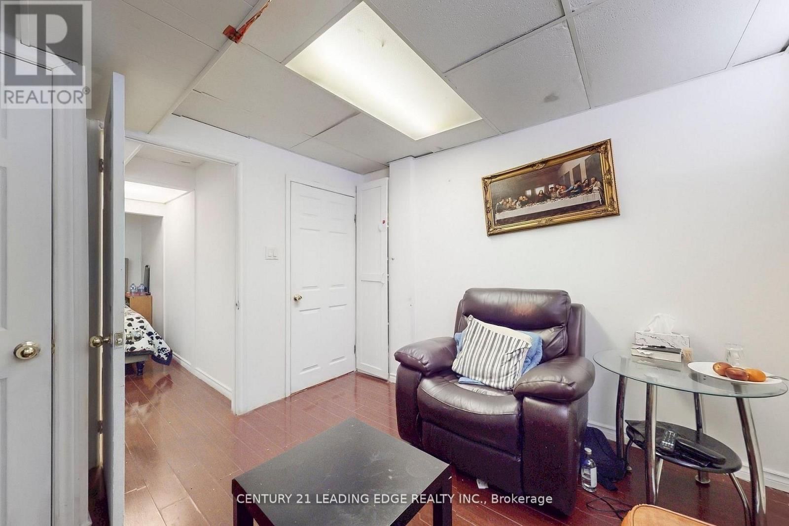 210 LINDEN AVENUE Image 28