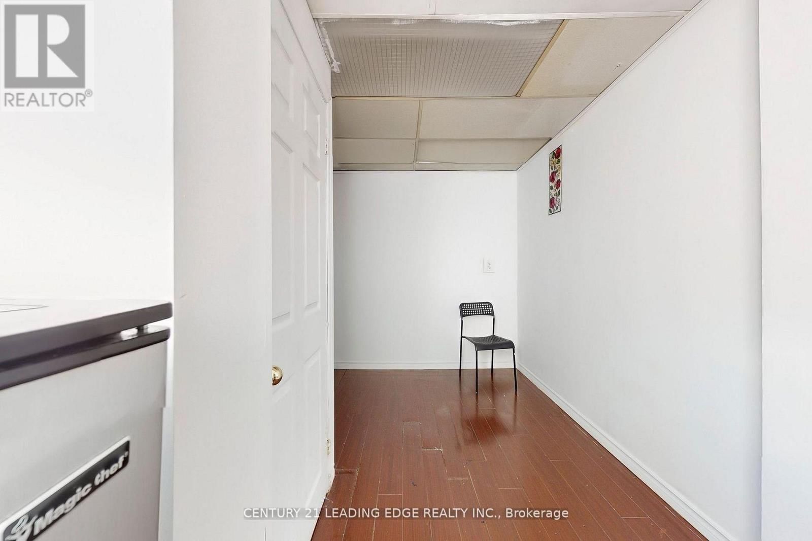 210 LINDEN AVENUE Image 33