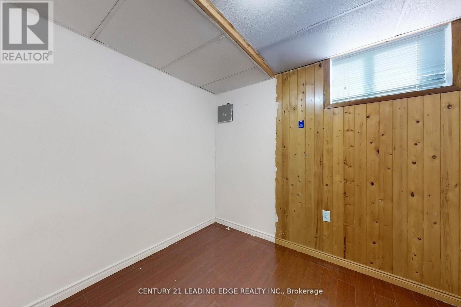 210 LINDEN AVENUE Image 39