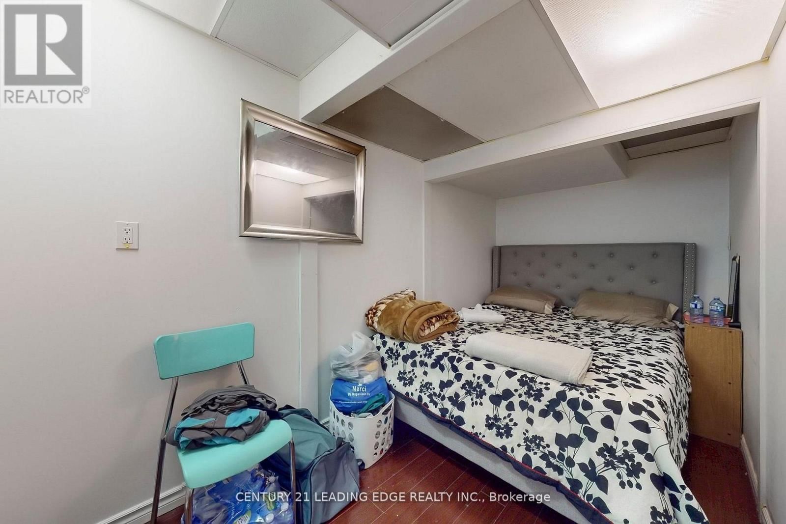 210 LINDEN AVENUE Image 42