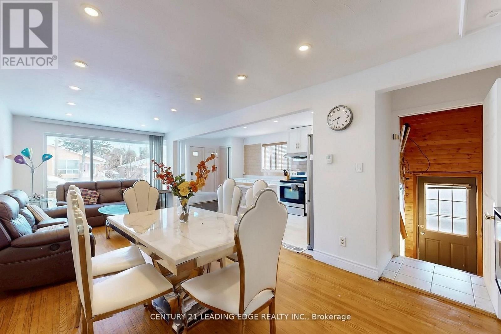 210 LINDEN AVENUE Image 8