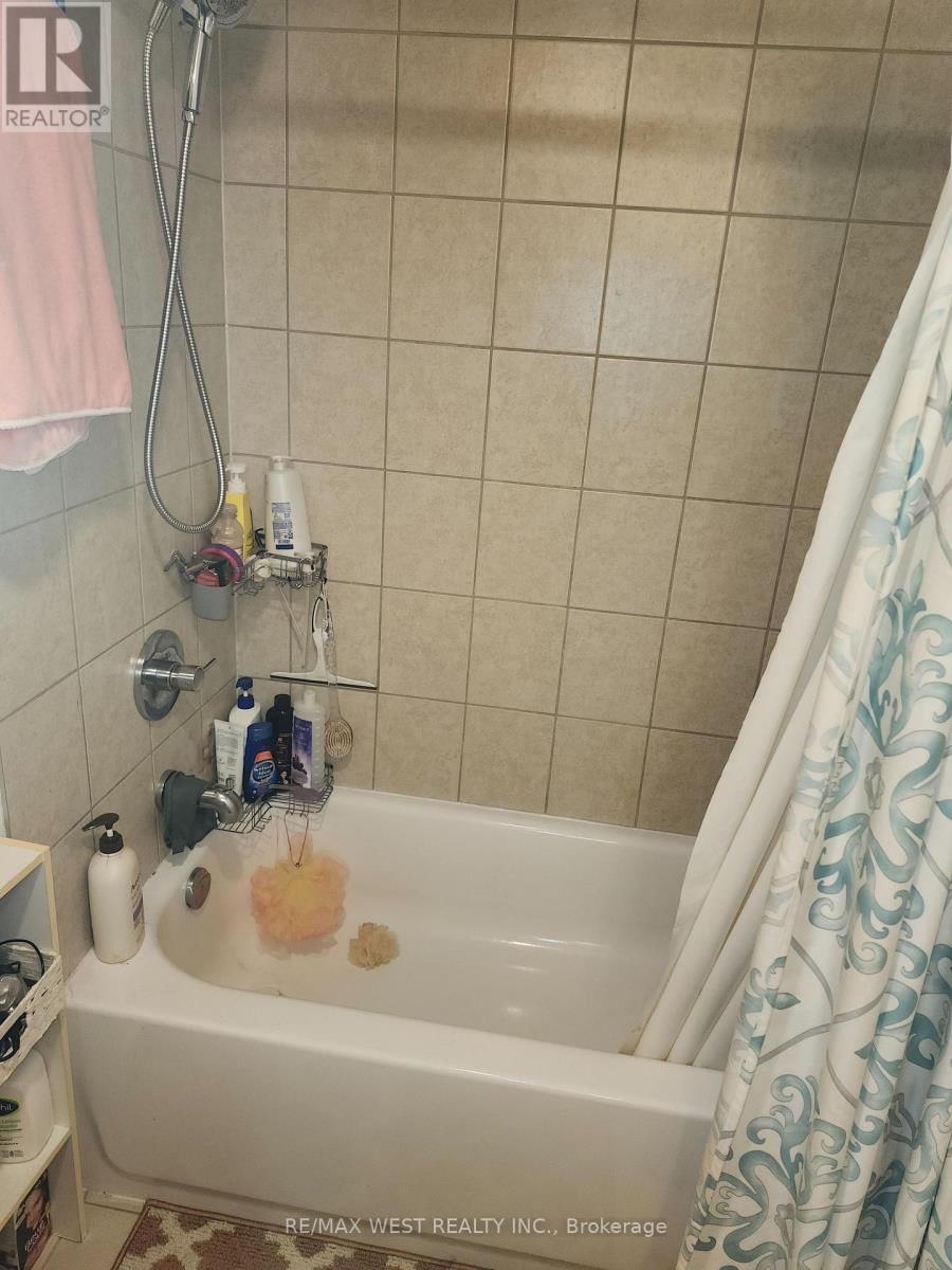 426 - 8 TRENT AVENUE Image 13