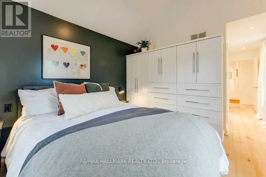 235 BOULTON AVENUE Image 24