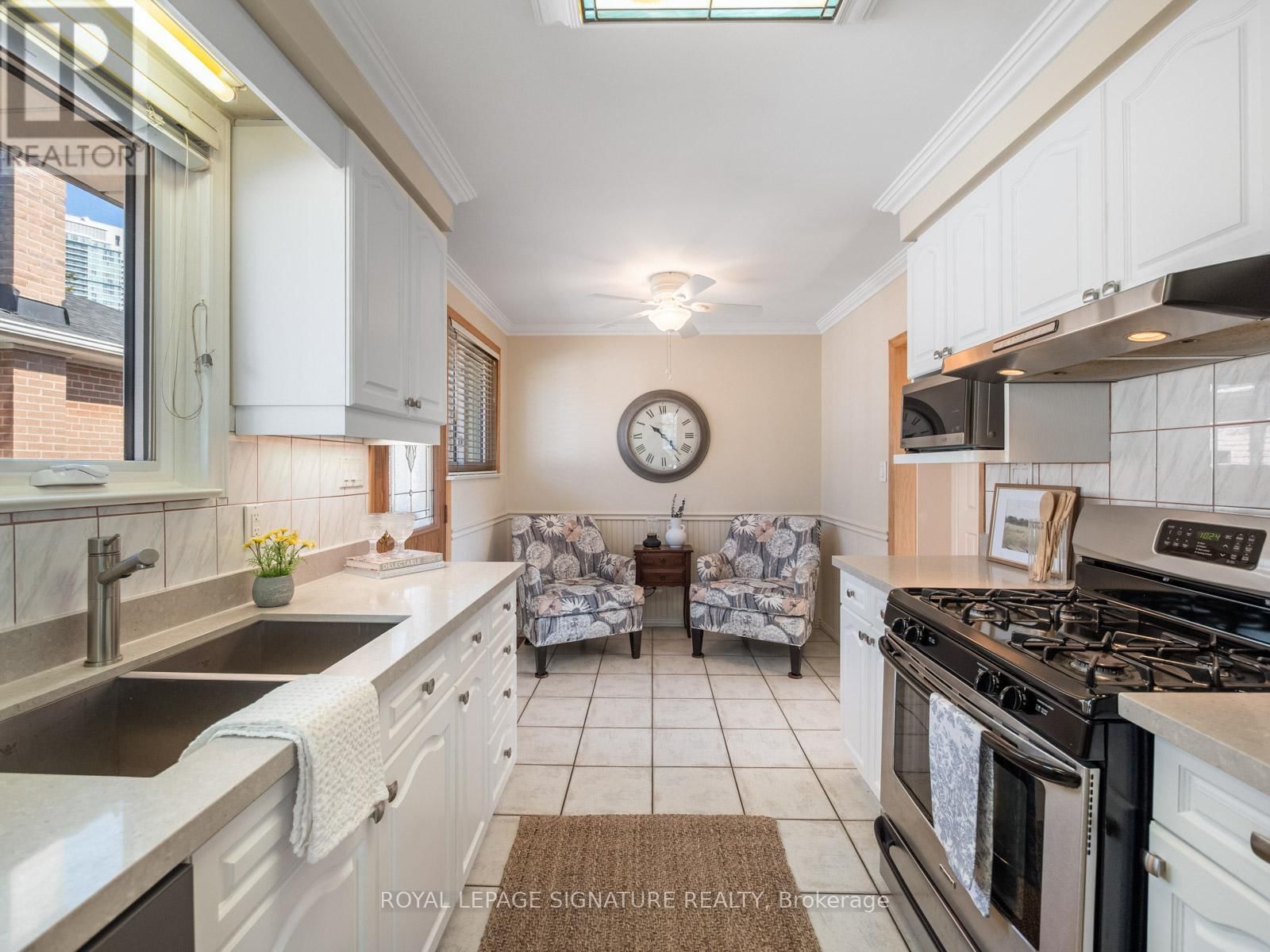 9 WINCREST DRIVE Image 12