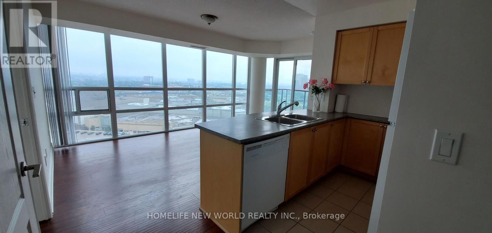 1604 - 50 BRIAN HARRISON WAY Image 3