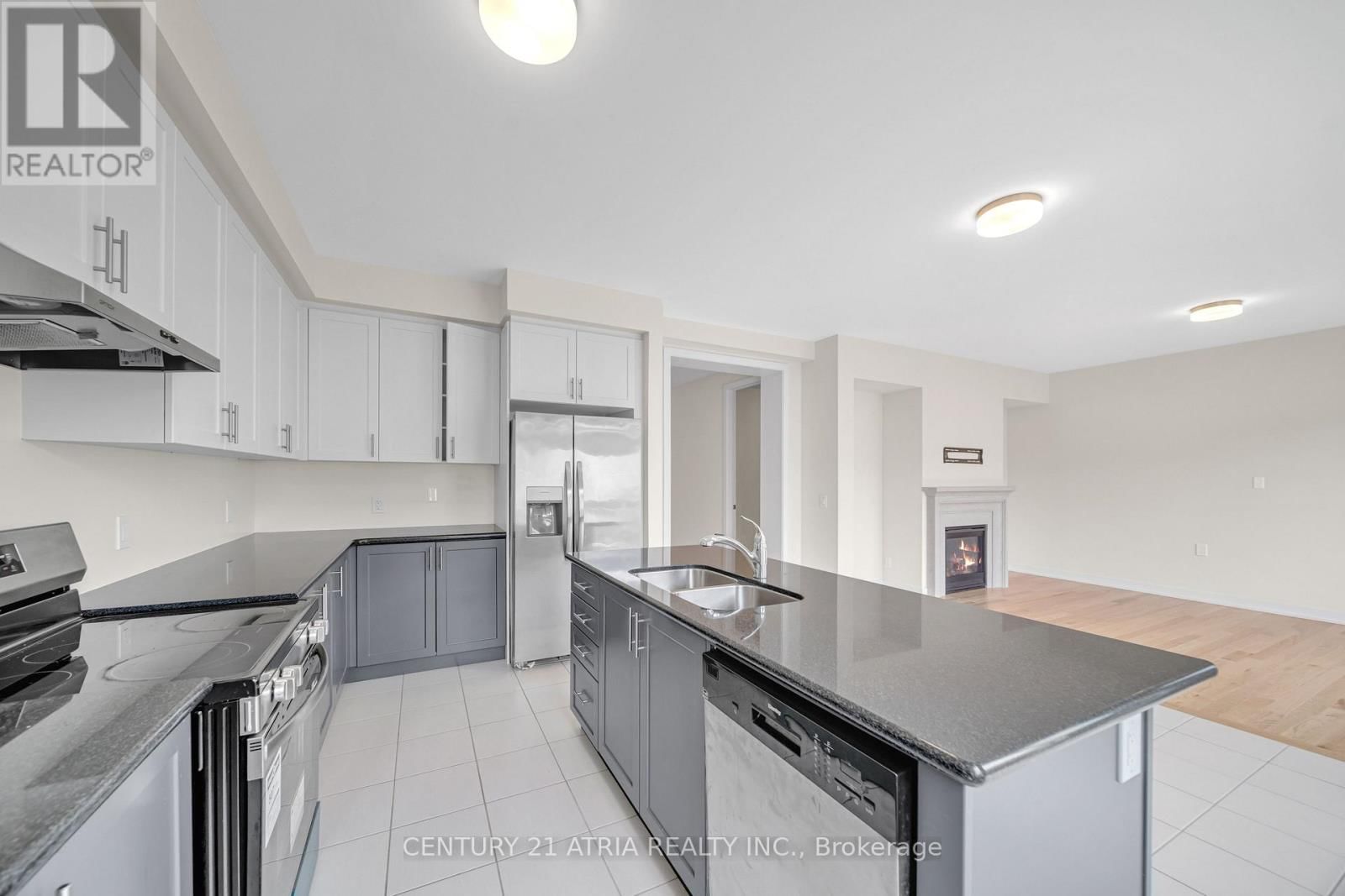 1838 NARCISSUS GARDENS Image 12