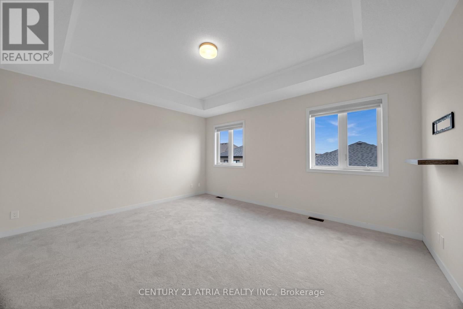 1838 NARCISSUS GARDENS Image 18