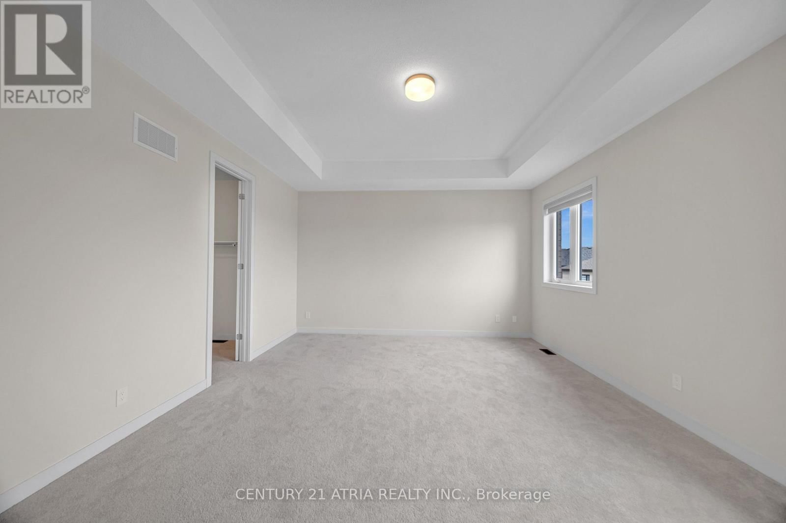 1838 NARCISSUS GARDENS Image 19