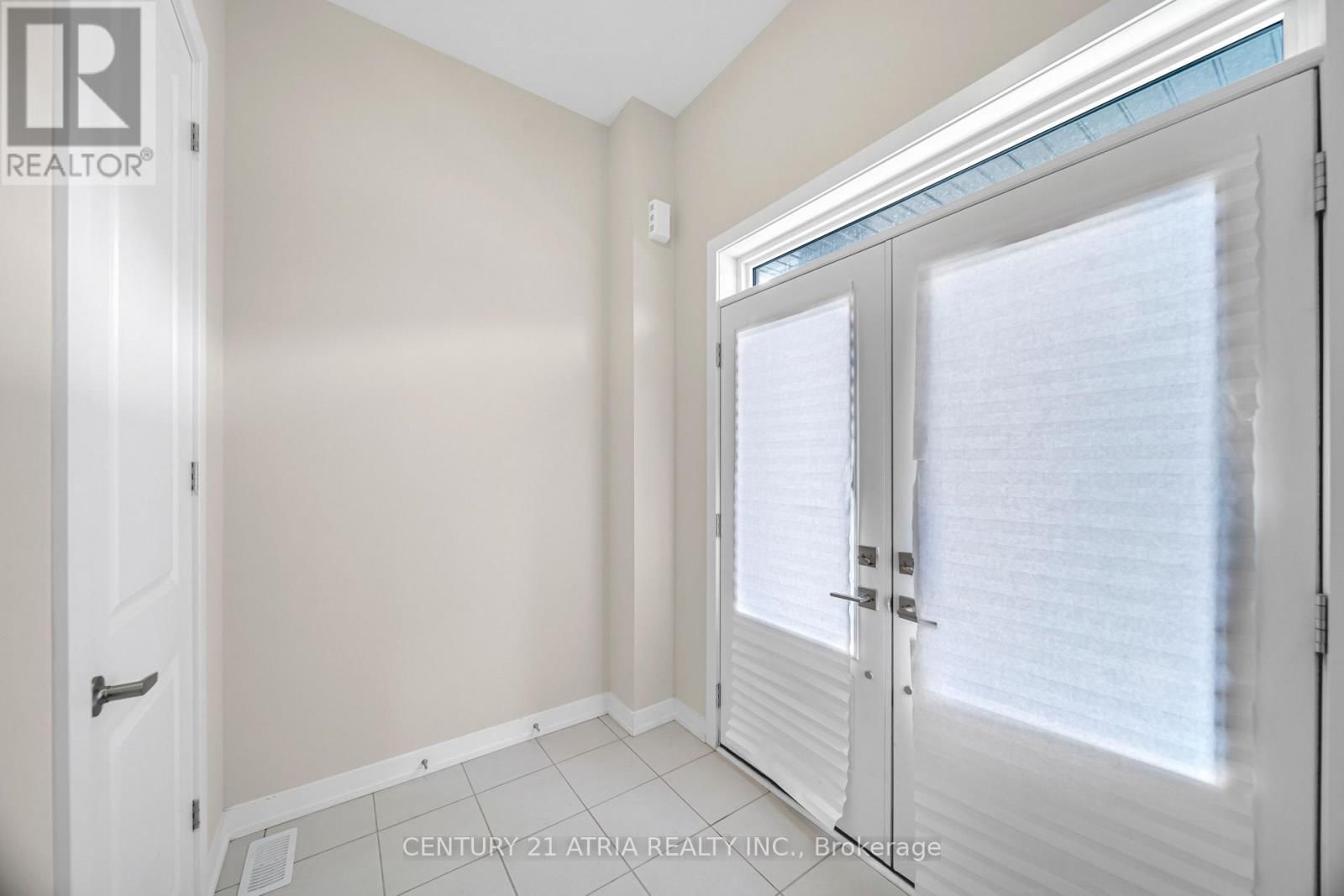 1838 NARCISSUS GARDENS Image 2