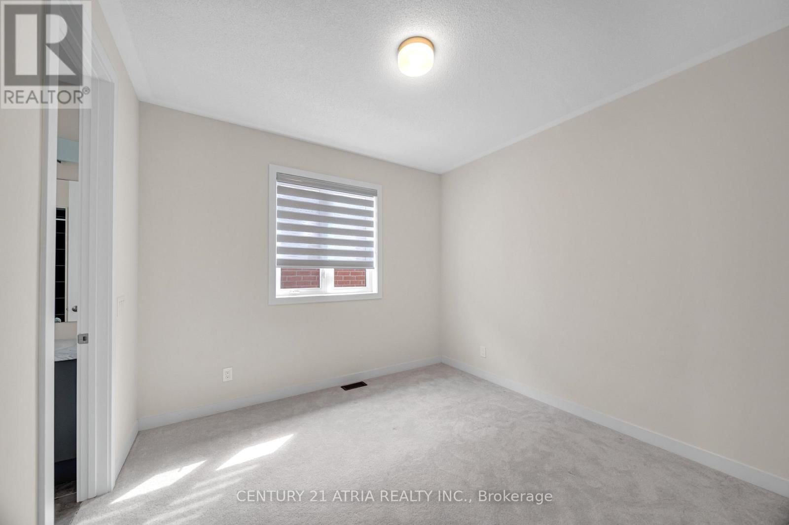 1838 NARCISSUS GARDENS Image 23