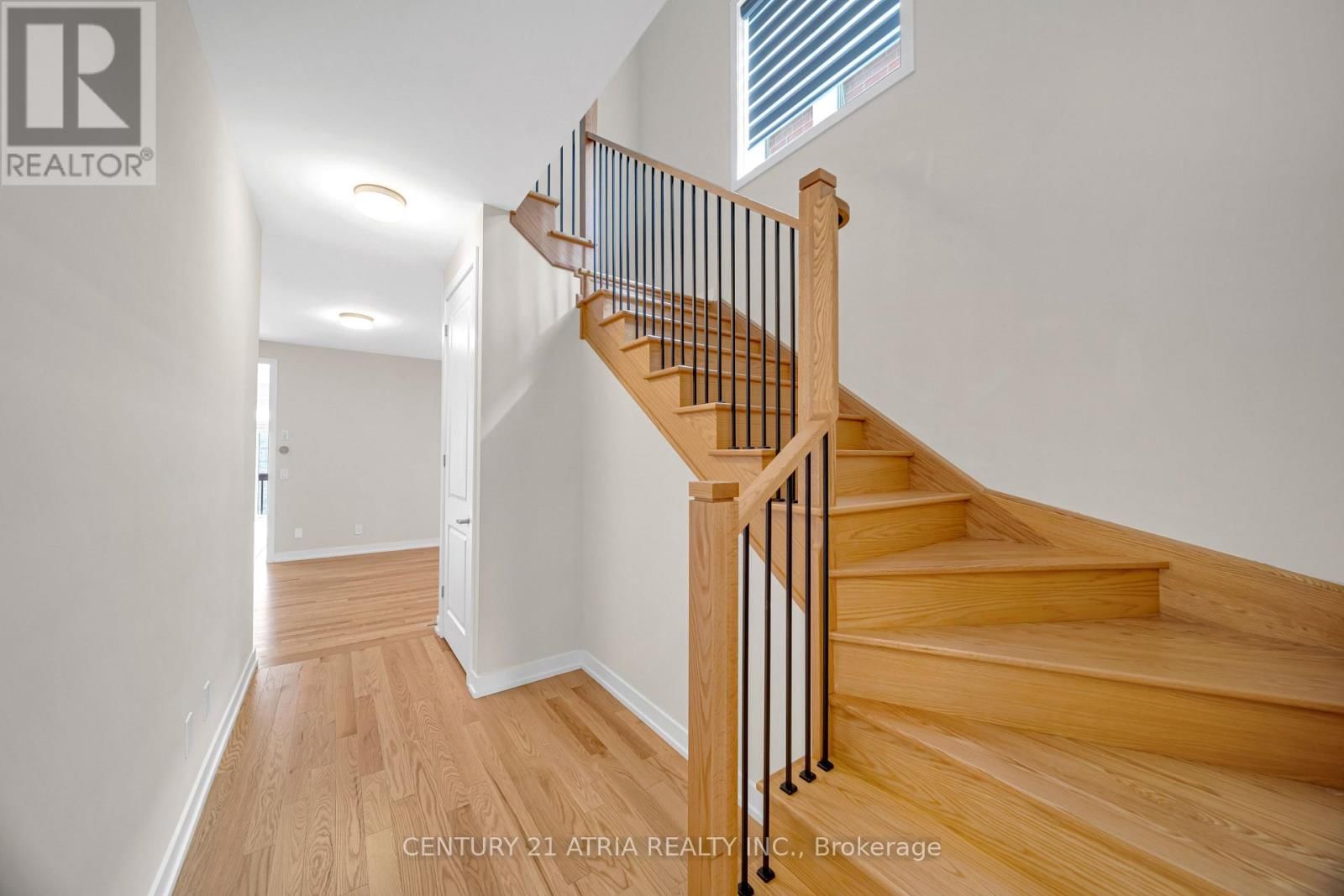 1838 NARCISSUS GARDENS Image 3