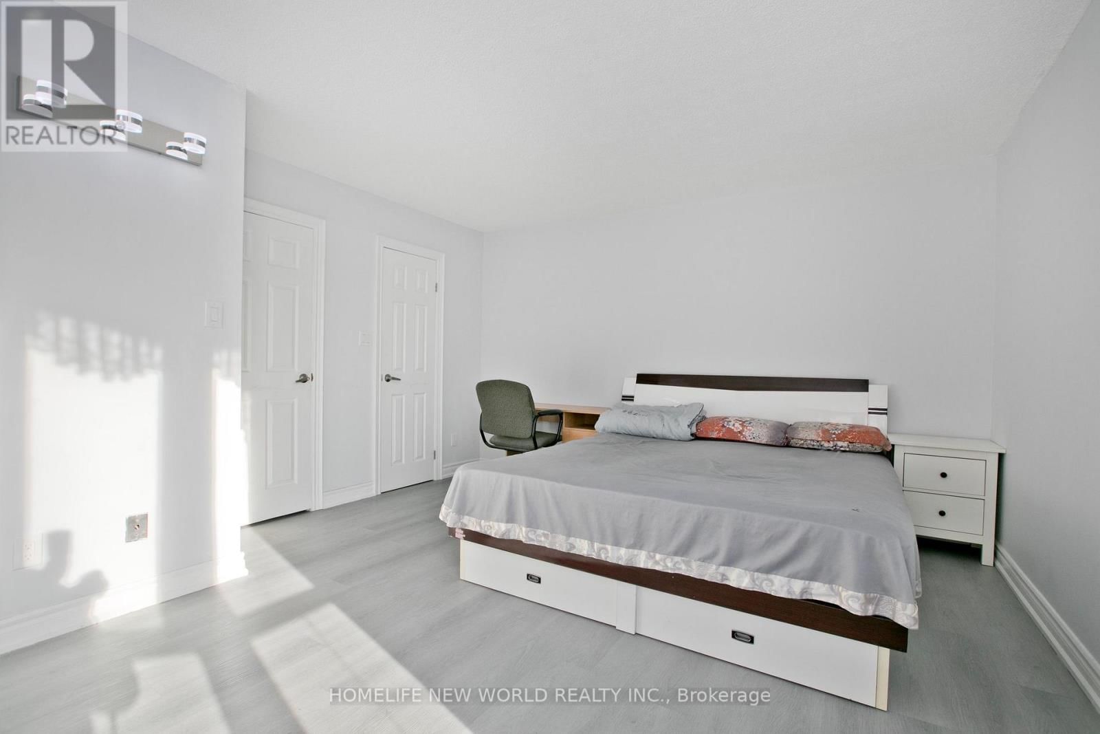 2117 - 75 BAMBURGH CIRCLE Image 18