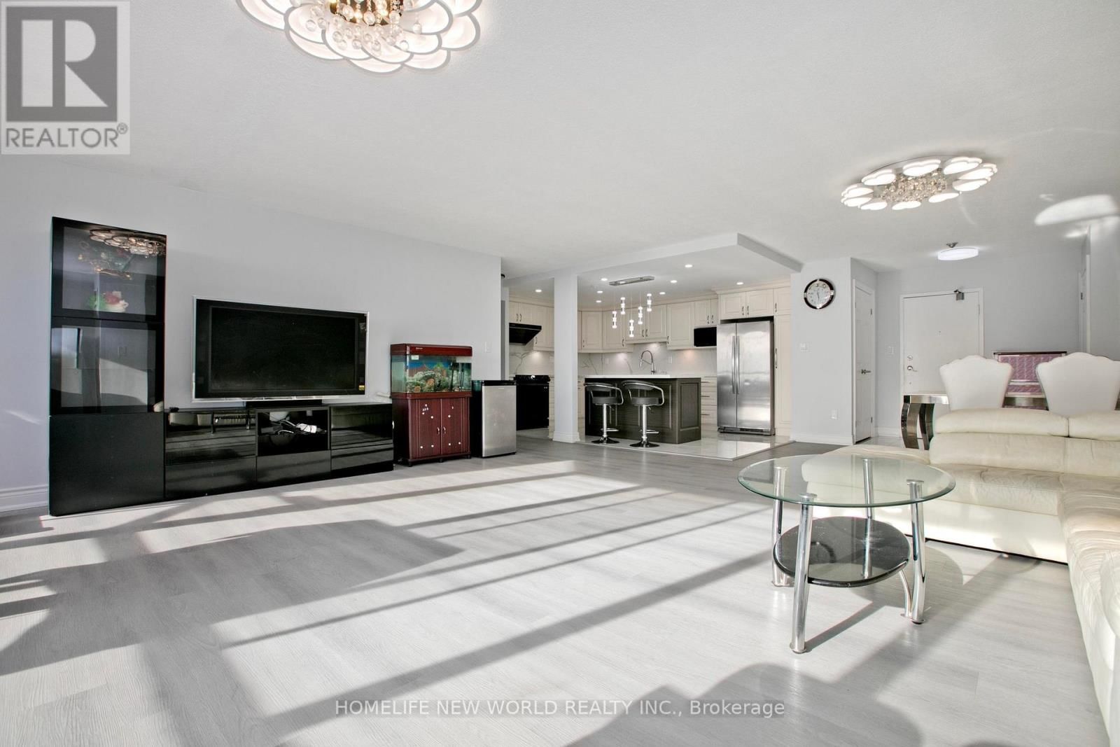 2117 - 75 BAMBURGH CIRCLE Image 5