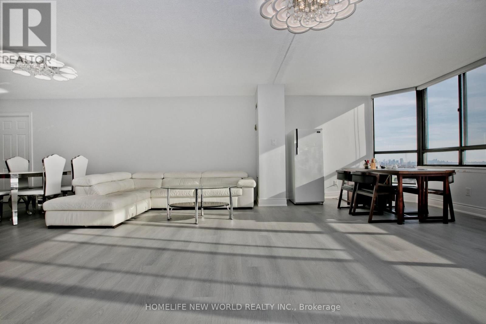 2117 - 75 BAMBURGH CIRCLE Image 7