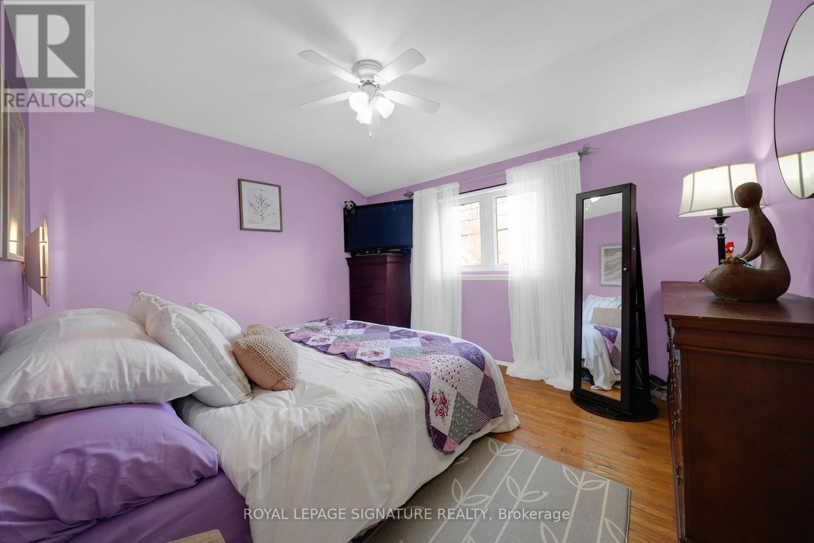 821 KROSNO BOULEVARD Image 12