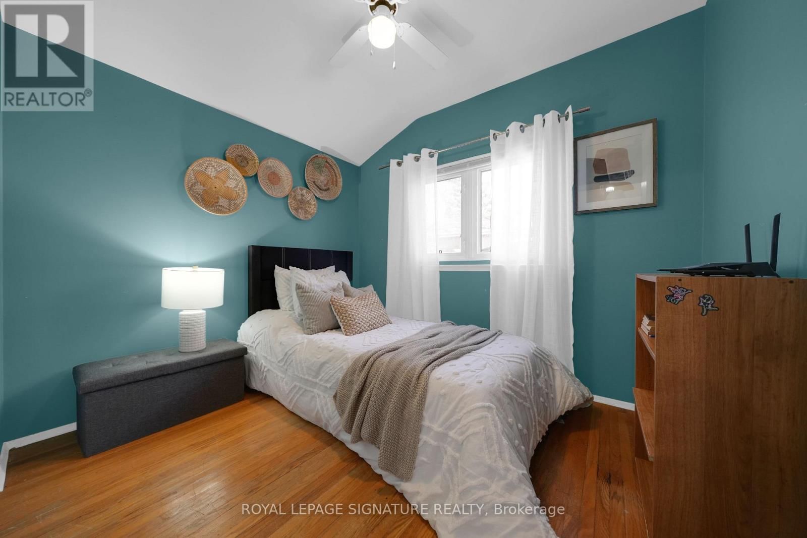 821 KROSNO BOULEVARD Image 15