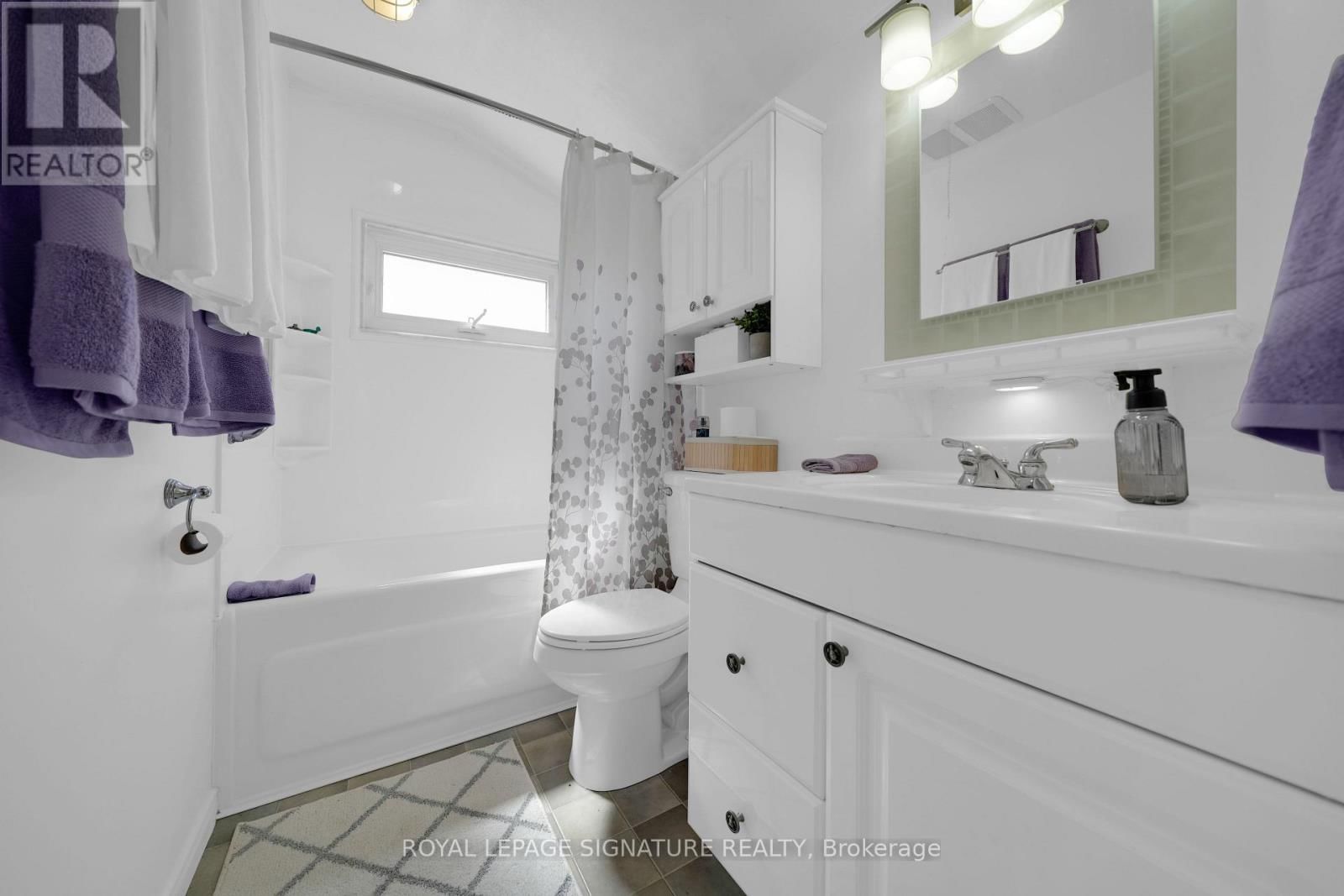 821 KROSNO BOULEVARD Image 17