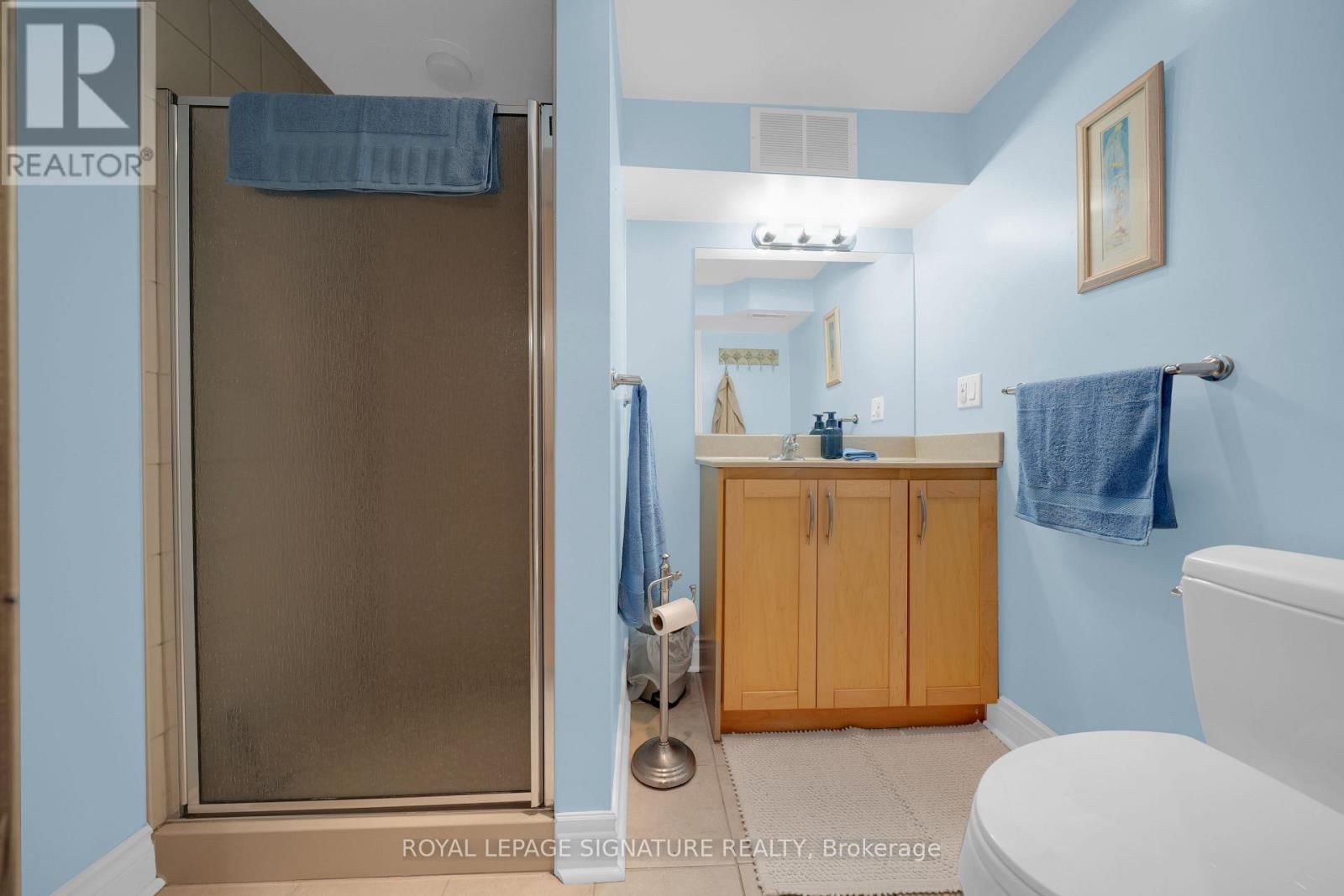 821 KROSNO BOULEVARD Image 21