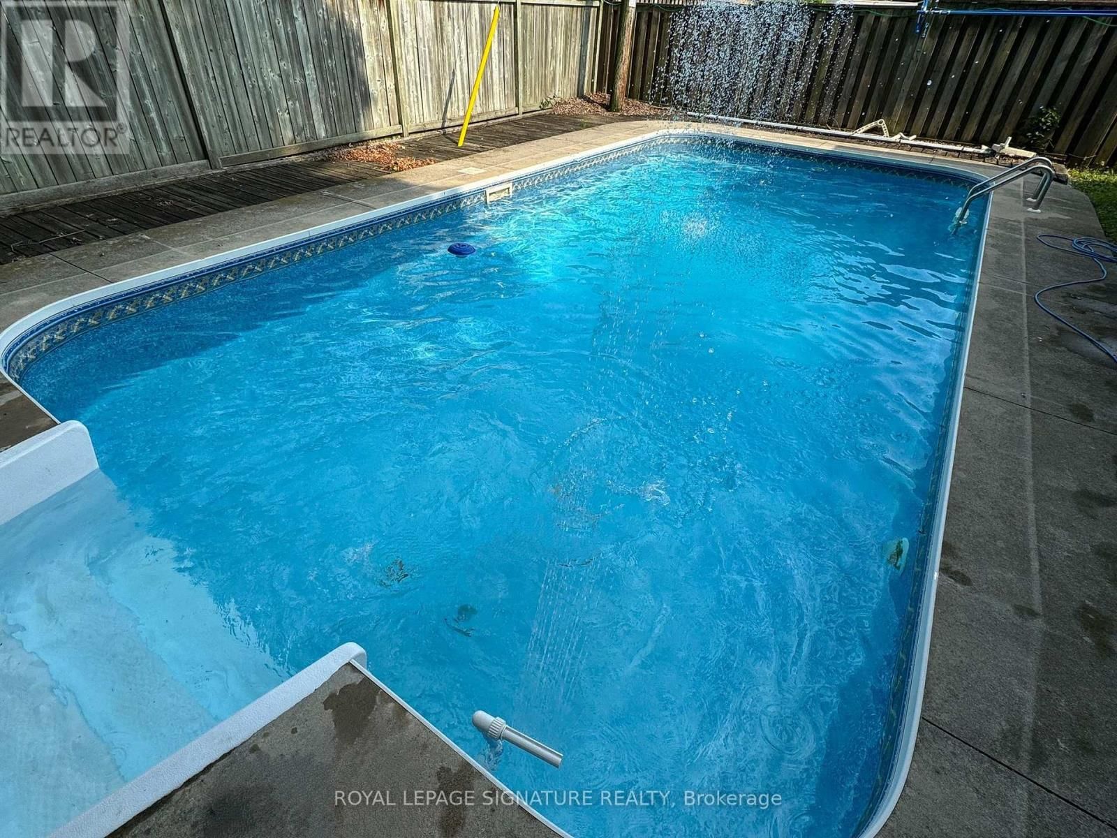 821 KROSNO BOULEVARD Image 25