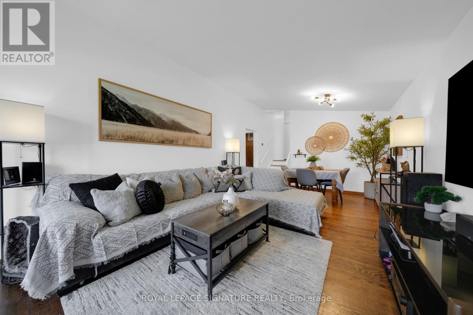 821 KROSNO BOULEVARD Image 5