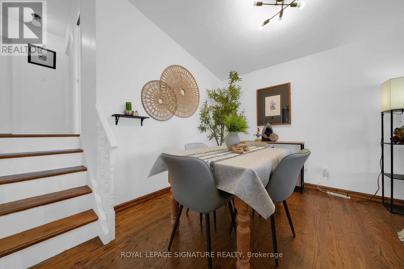 821 KROSNO BOULEVARD Image 7