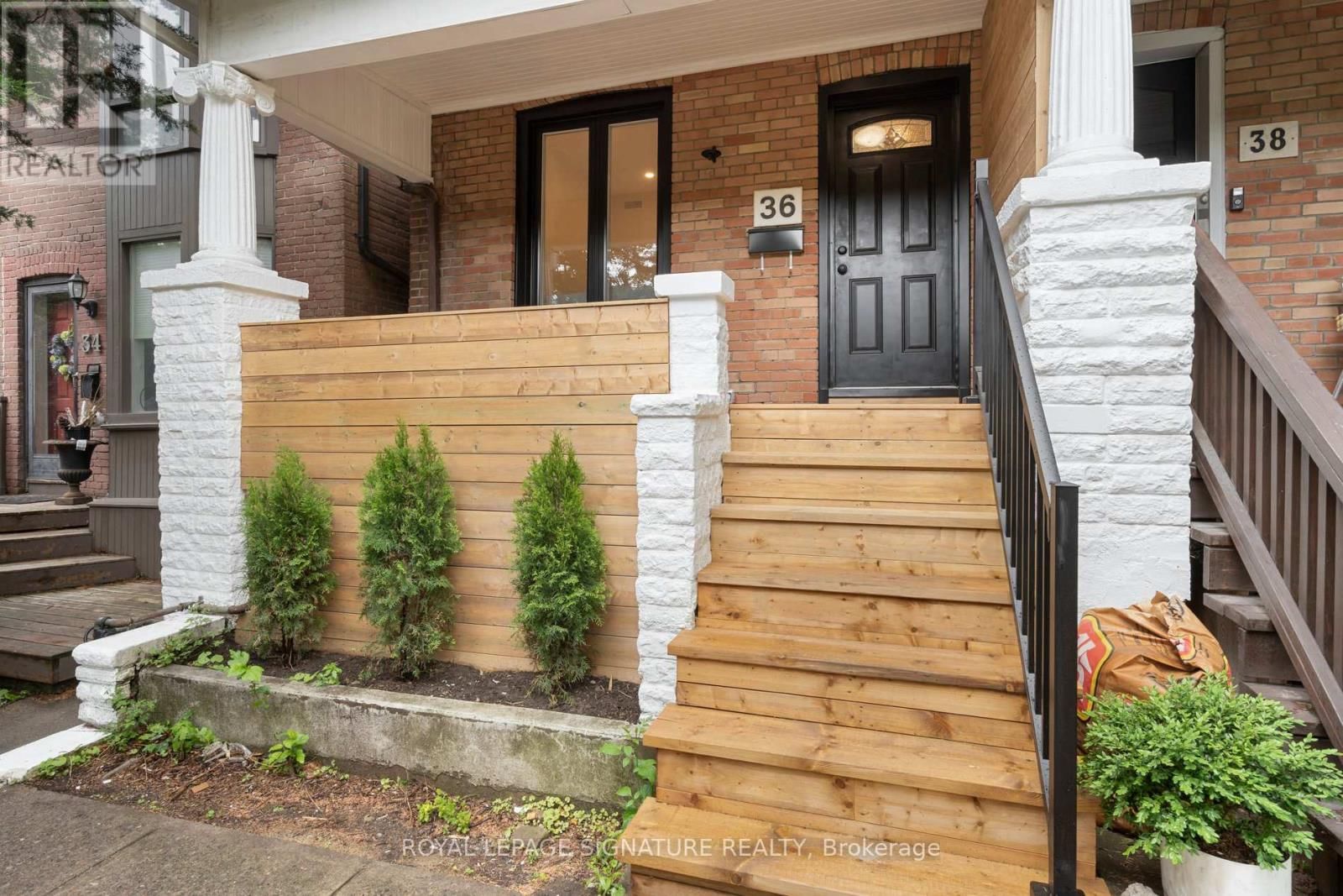 36 TENNIS CRESCENT Image 1