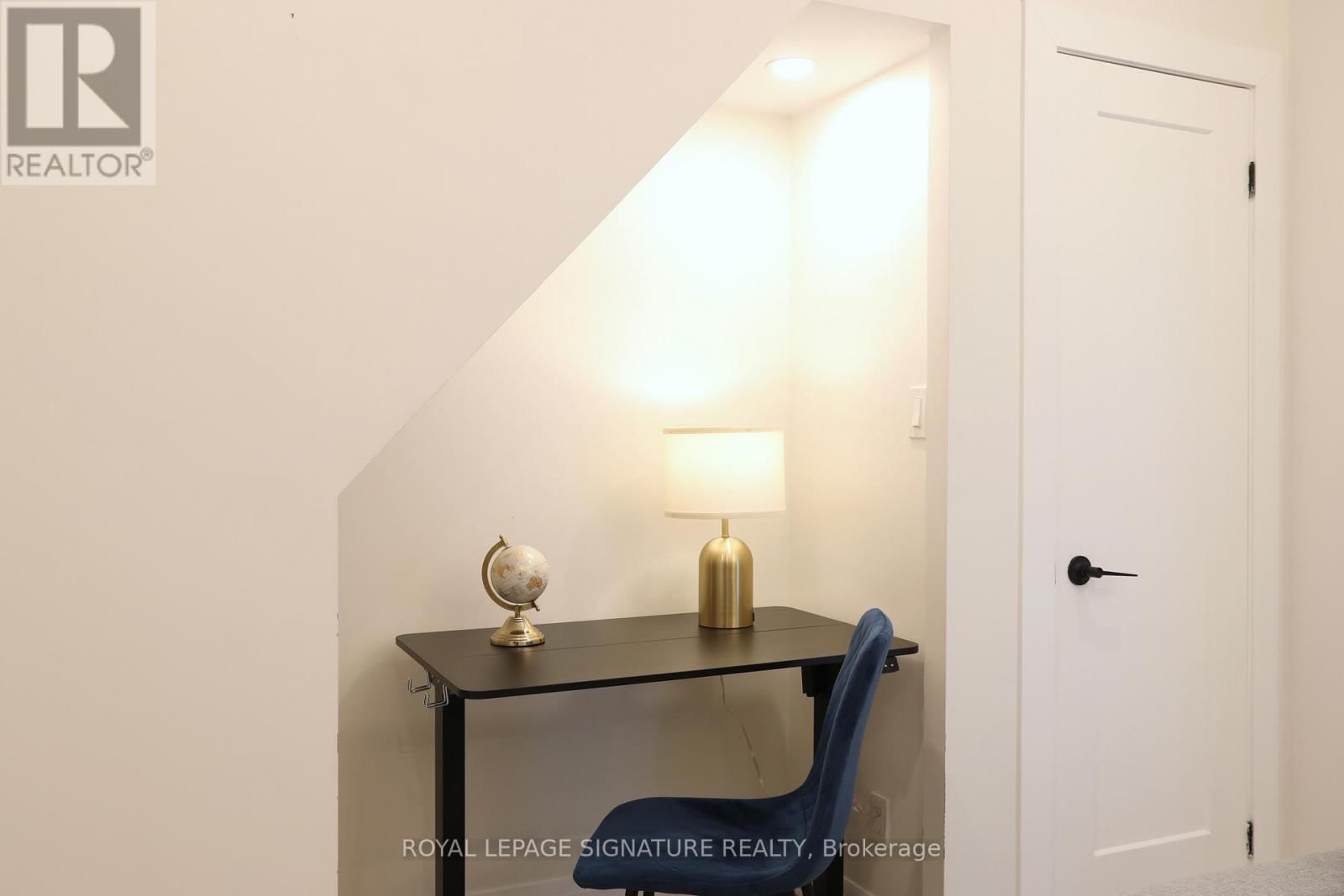 36 TENNIS CRESCENT Image 11